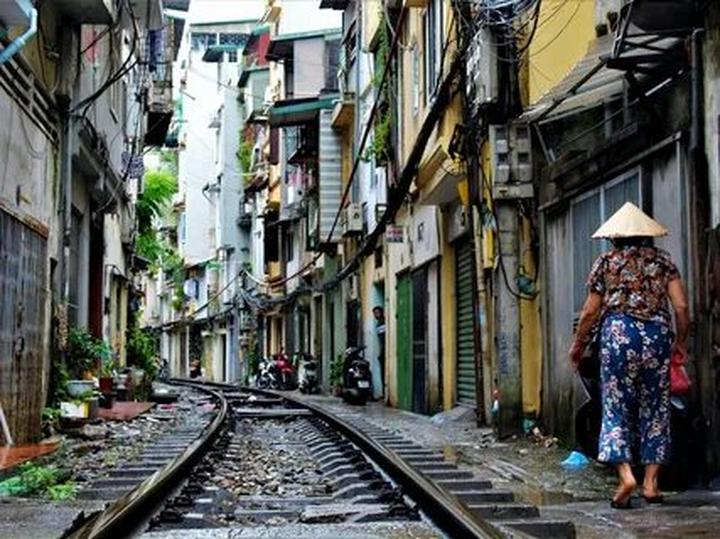 Hotspot Matrix: Biến 5 kiểu áo blouse dễ “dừ” hơn thành cơ hội marketing đột phá
