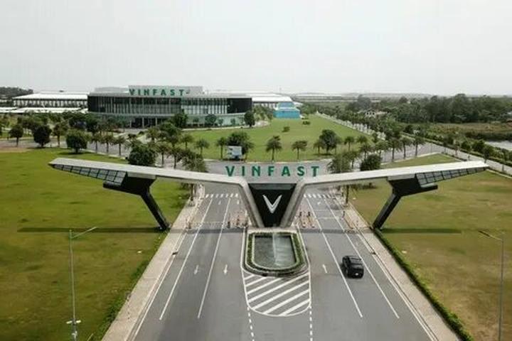 Hotspot Matrix và Tịch thu gần 4 tỷ đồng nhét trong máy giặt của một công ty điện máy